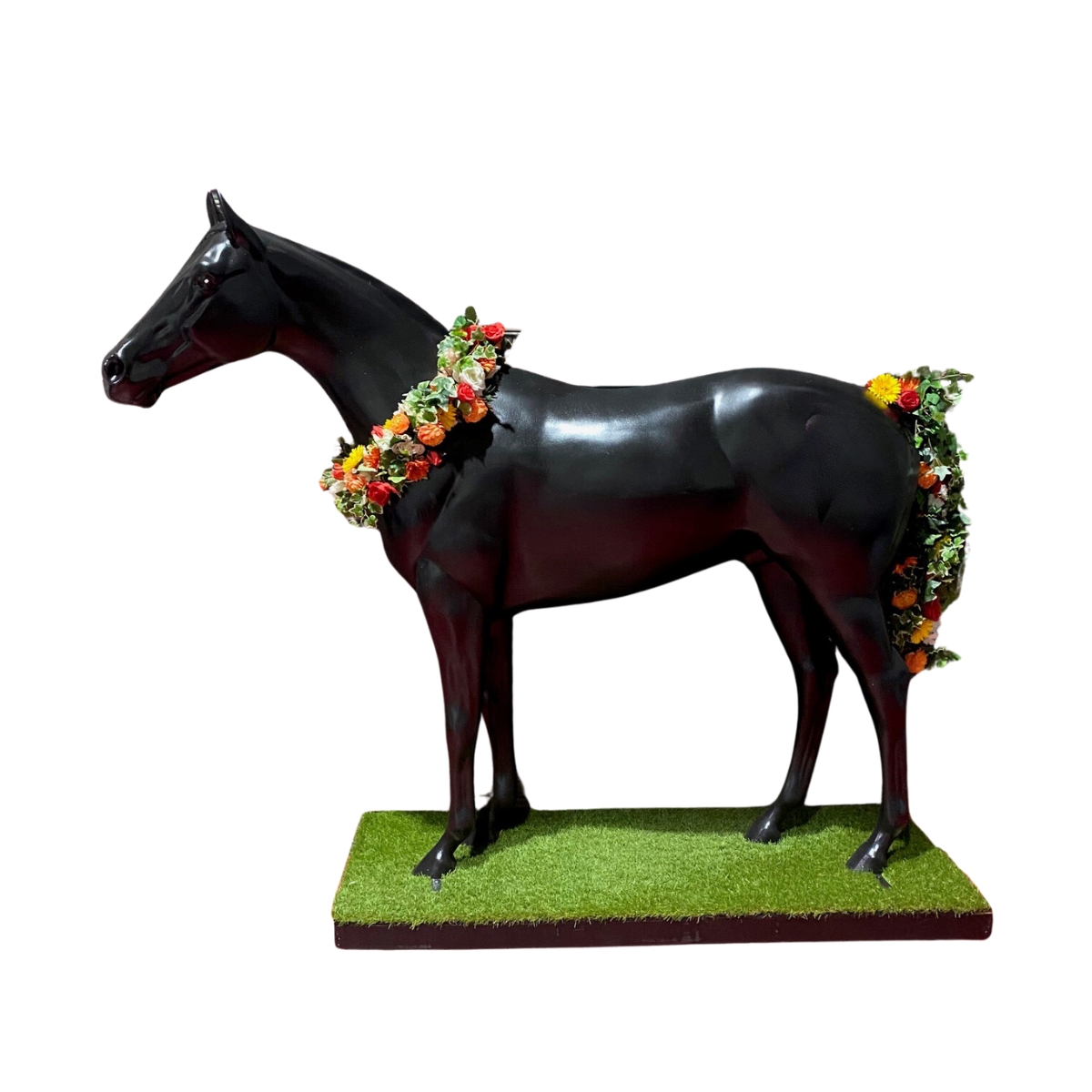 Horse lifelike statue - Spring Garland/Tail - Image 2